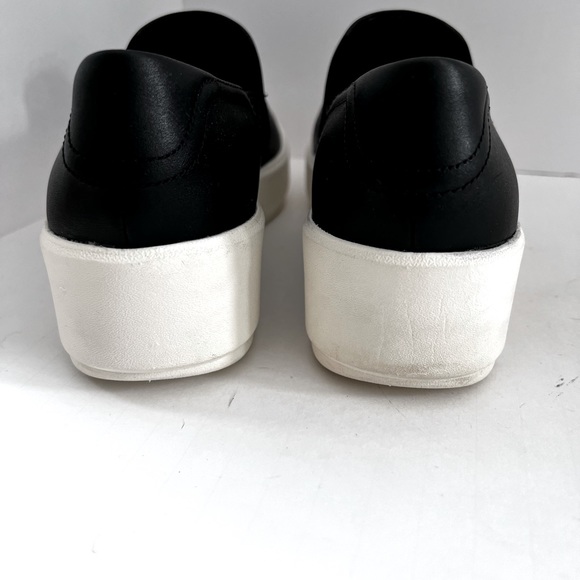 New Clarks 8.5 Ultra Comfort Black w/White Bottoms - Picture 4 of 8